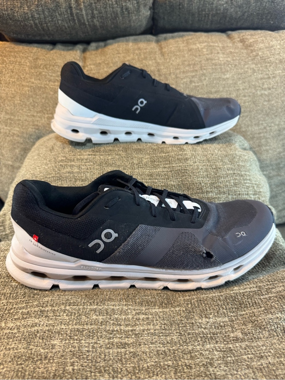 On Cloudrunner Men’s running shoe Eclipse/Frost #46.99017 Size 13